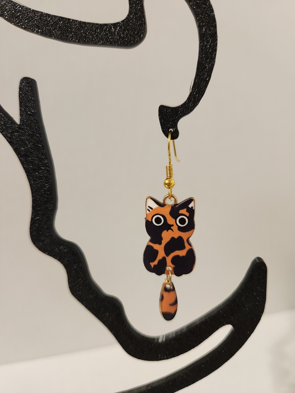 Cat-Shaped Calico Dangle Earring - Orange & Black